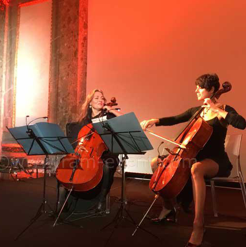 Green Nova (duo de violoncelles)